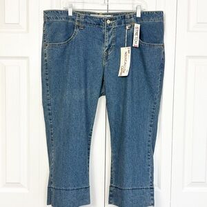 NWT Levi's Medium Wash Blue Denim 525 Nouveau Low Capri Jeans 18W